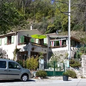 Le Vallon De Bed & Breakfast